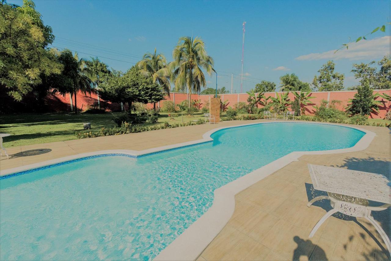 Rancho Guacamayos Hotel & Restaurantes Bonao Exterior photo