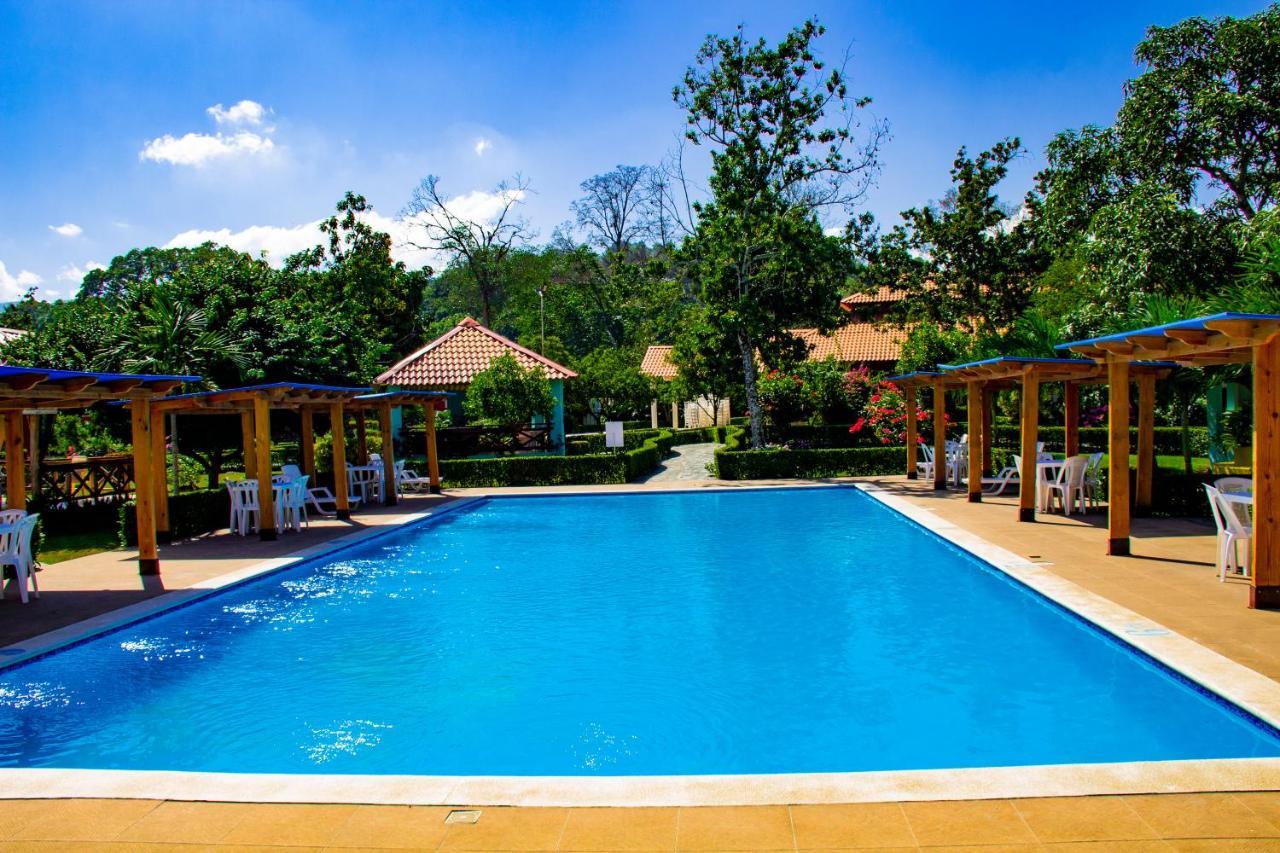 Rancho Guacamayos Hotel & Restaurantes Bonao Exterior photo