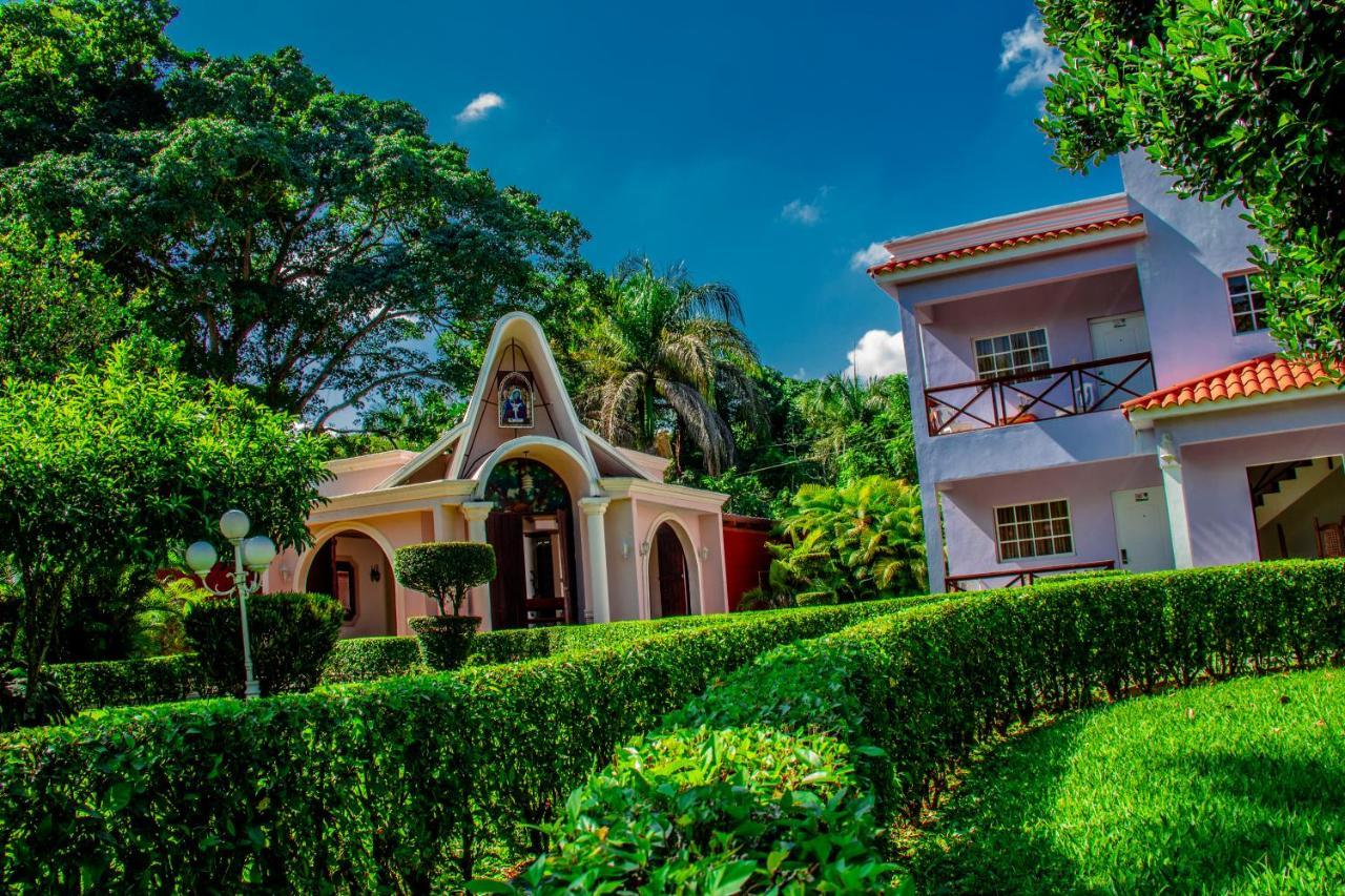 Rancho Guacamayos Hotel & Restaurantes Bonao Exterior photo